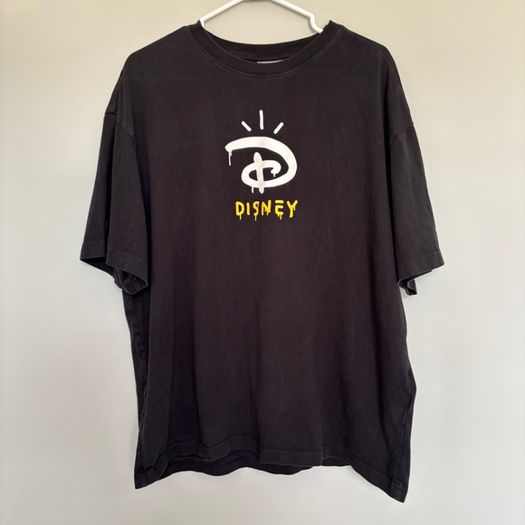 Disney 100 X H&M Tee Size Large Embroidered Colab Trevor Andrew Drip Puff Paint - Picture 1 of 11